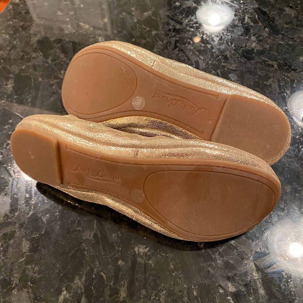 Lucky Brand Gold Women's Ballet Flats 8.5 - Picture 7 of 8